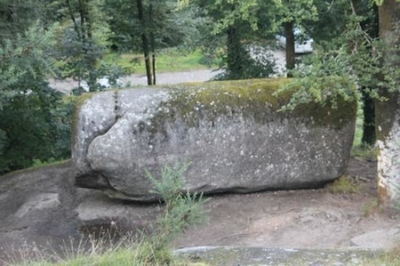 foret de huelgoatRoche Tremblante